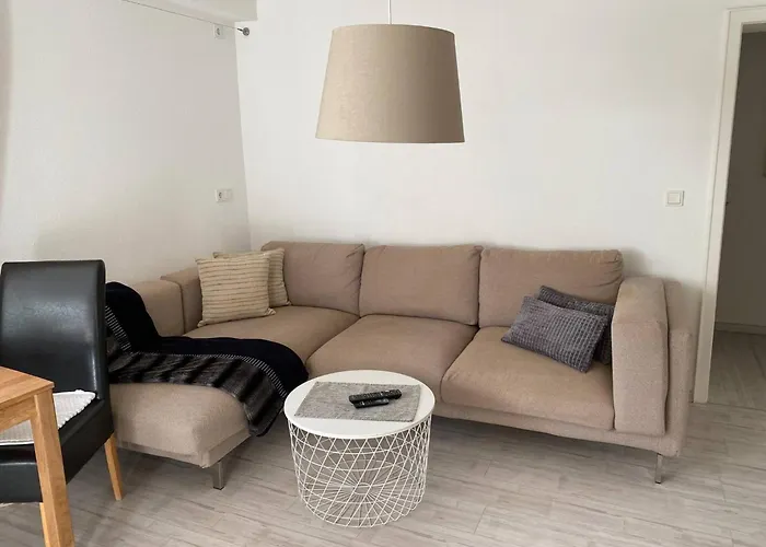 Moderne Souterrain-Oase In Top-Lage