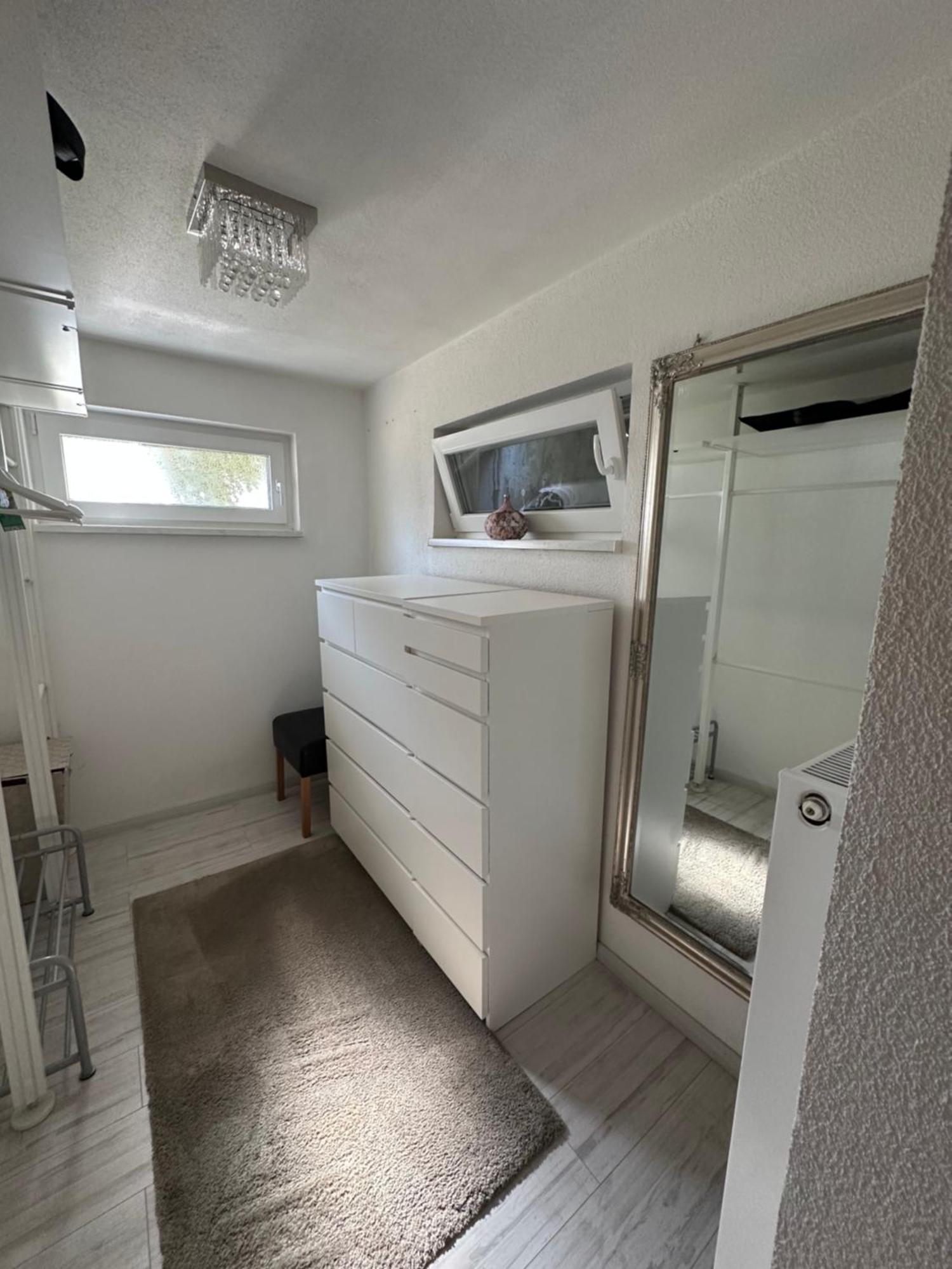 Moderne Souterrain-oase In Top-lage Apartment